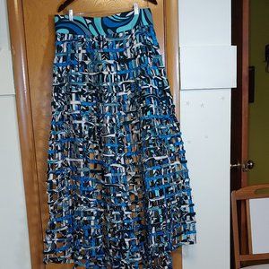 Top Queens Beauty Throne open weave outfit